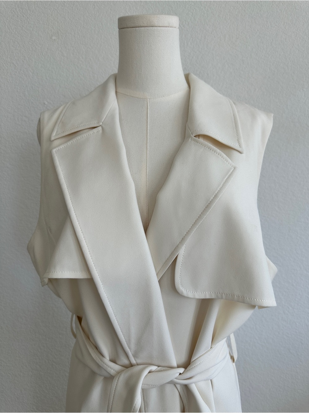 NWT Express Ivory Sleeveless Trench Vest Duster Belted Large - Picture 2 of 6